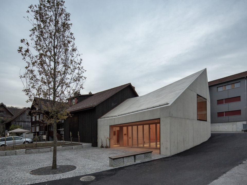 Haus des Weins Aussenansicht seitlich